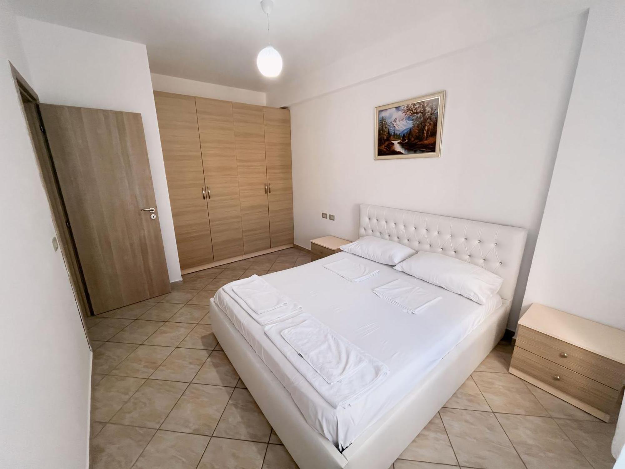 Gerald'S Central Apartments Wlora Zewnętrze zdjęcie